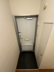 明るい玄関です