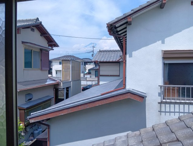 売中古戸建　富士市厚原の展望|眺望が素晴らしくお部屋から富士山が見えます。富士山を望む景色を日常的に楽しめます。