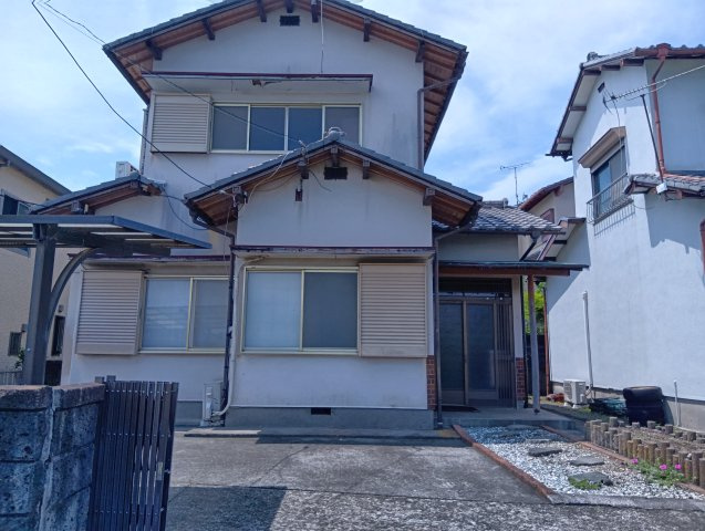 売中古戸建　富士市厚原の前面道路含む現地写真|新東名高速道路・新富士ICまで車で6分です。小学校まで徒歩4分です。