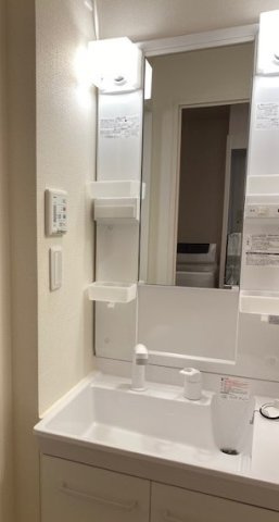 独立洗面台