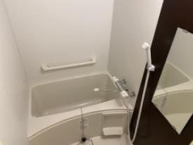 コンパクトで使いやすいお風呂です