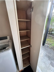 明るい色調の室内です