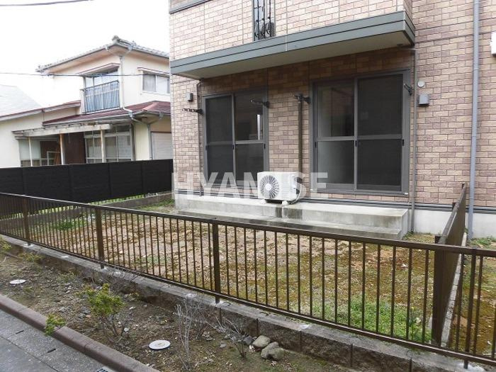 ウィルモア宮小路A棟の庭