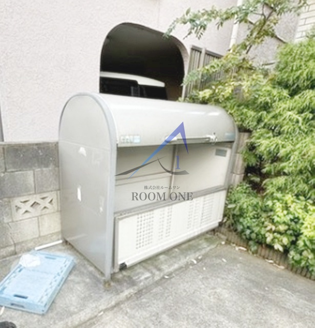 スコルピオーネのその他共用部分|敷地内ごみ置き場です。