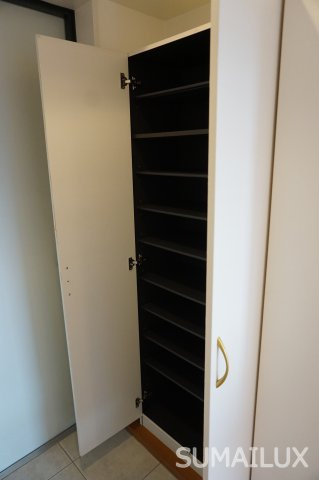 熊本市中央区船場町３丁目の賃貸マンションの玄関