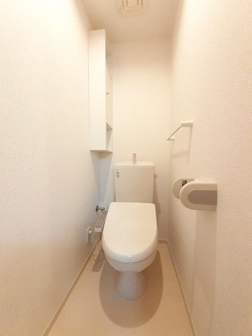 ソレイユのトイレ|落ち着いた色調のトイレです