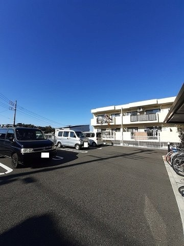 グランディール天神の駐車場|駐車場に車を止められます