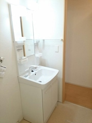 クラング　フォリアの洗面所|スペースが確保できる洗面所です