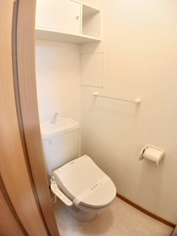 サン　スクエアのトイレ|落ち着いた色調のトイレです