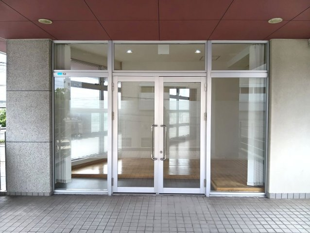ウインビル(店舗・事務所)のエントランス