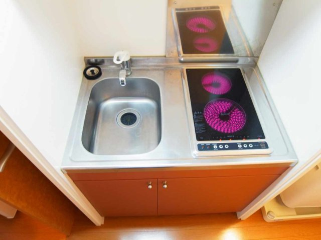レオパレスネストのキッチン|お料理しやすいキッチンです