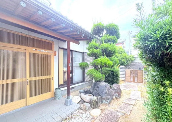☆選べる家具プレゼント☆西石井2丁目　５DK　中古戸建の玄関