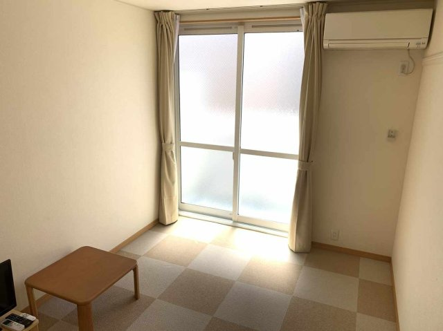レオパレスＮＥＸＴⅡの居間・リビング|ゆったりとした居間です