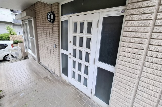 貝塚市二色4丁目の玄関|玄関ポーチ