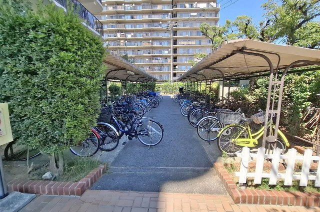 岸和田コーポラス弐号棟の駐輪場|駐輪場