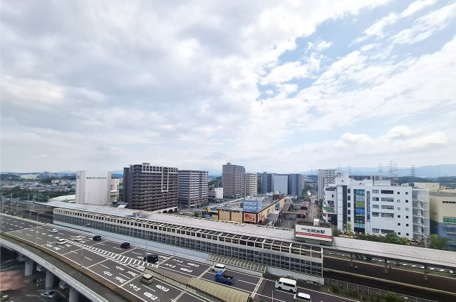 グレイスランドマーク堺・光明池の展望|眺望：15階建ての11階部分で開けた景色を楽しめます。