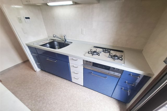 グレイスランドマーク堺・光明池のキッチン|キッチン：壁付キッチンで、LDKを広く使いやすい配置です。