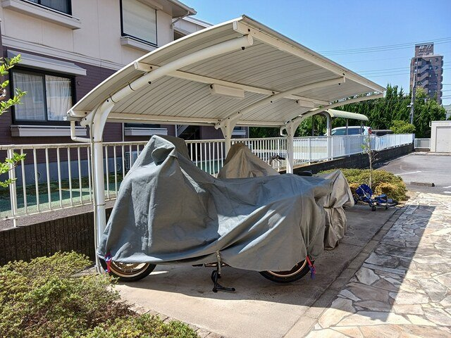 クリザンテーム　Ⅱのその他共用部分|屋根付き駐輪スペースで自転車を置けます