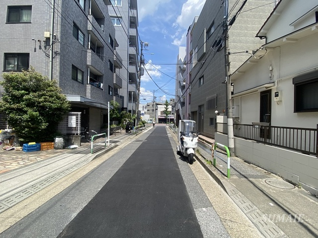 エフフォリーアのその他|建物前の道路です☆