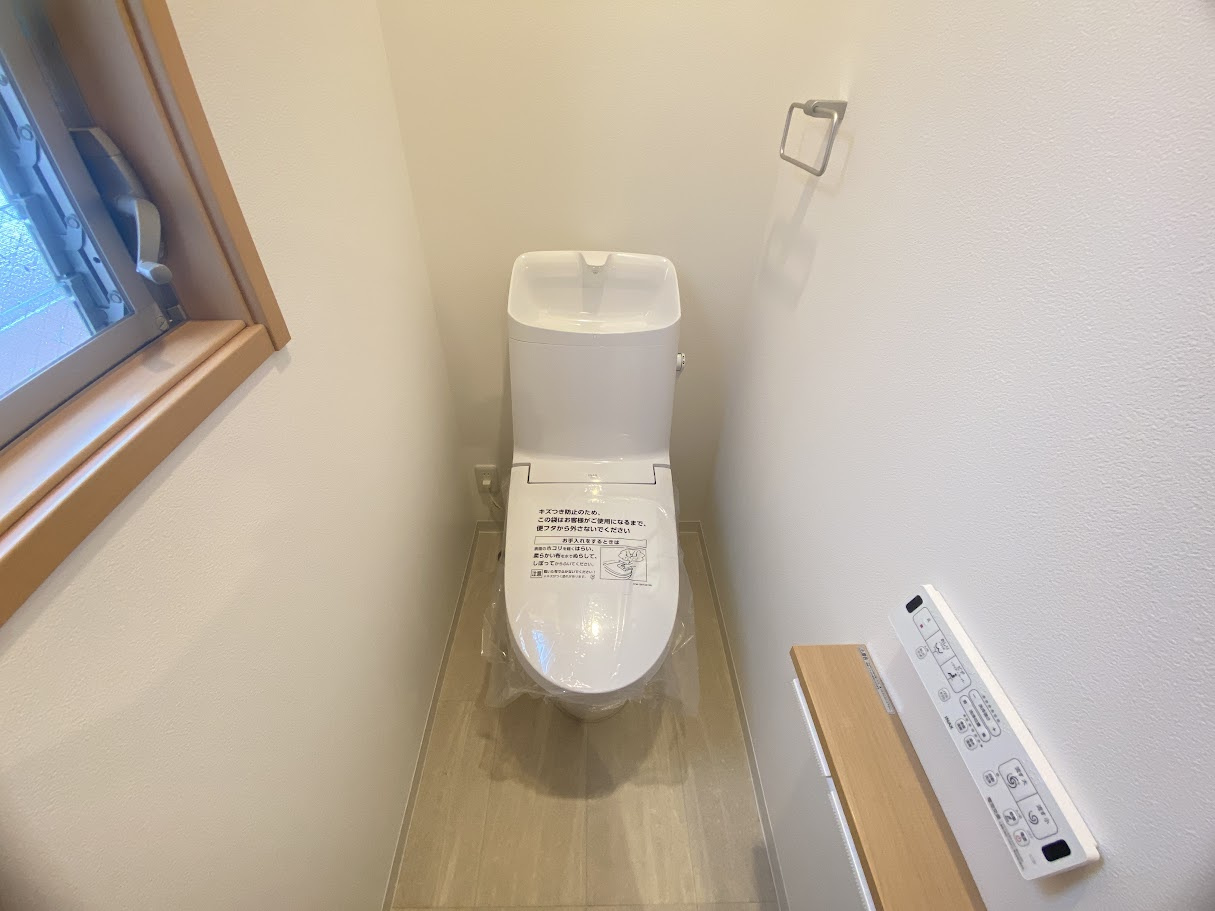 兵庫県尼崎市稲葉荘4丁目9-33のトイレ|ゆったりとした空間のトイレです