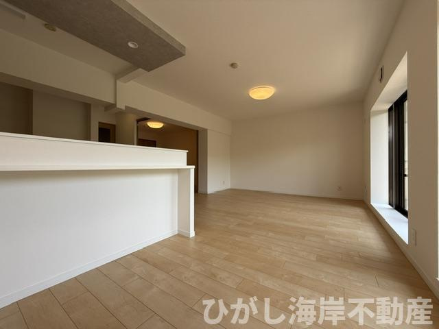 コスモ茅ヶ崎プレシオの居間・リビング|新規リフォーム完了！　20.1帖　LDK