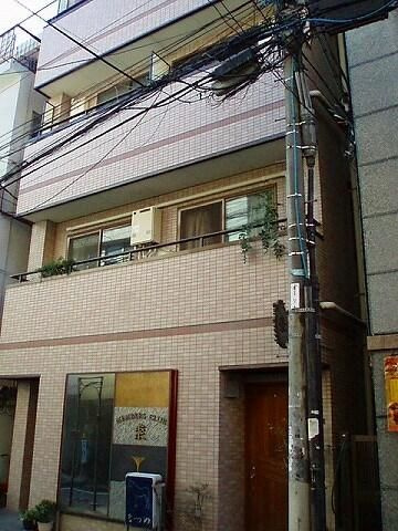 フェリエ四谷の外観
