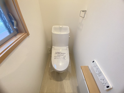 【トイレ】 | 兵庫県尼崎市稲葉荘4丁目9-33 | 落ち着いた色調のトイレです