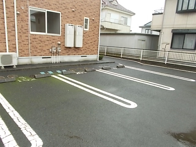 ファーチャ・イターナルＢの駐車場