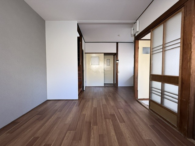 豊中市上野西貸家の居間・リビング
