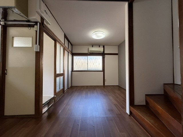 豊中市上野西貸家の内装