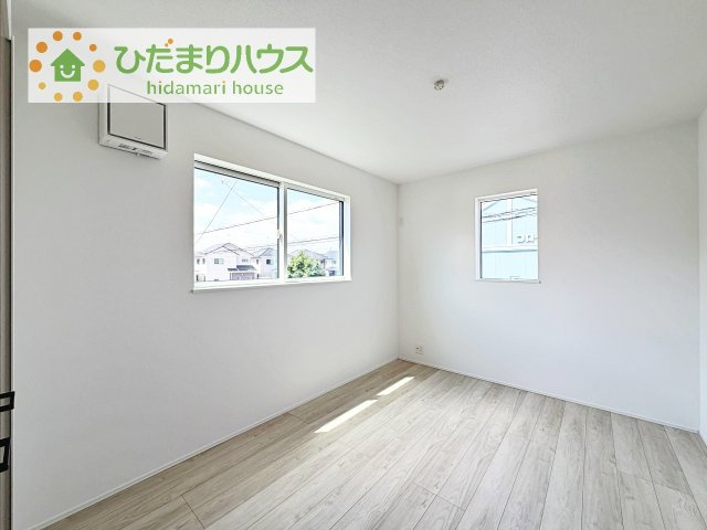 【洋室】 | 取手市井野第1期　新築戸建　1号棟 | お掃除しやすく、清潔感を保てるのでダニも発生しにくいフローリング♪