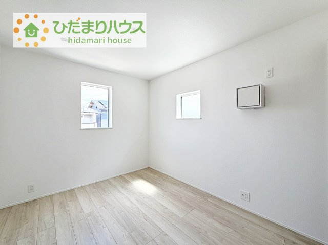 【洋室】 | 取手市井野第1期　新築戸建　1号棟 | 机にベットを置けば子供部屋の完成です！