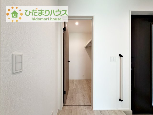 【玄関】 | 取手市井野第1期　新築戸建　1号棟 | 季節ごとの入れ替え不要、頼もしいＷＩＣ(*^-^*)
