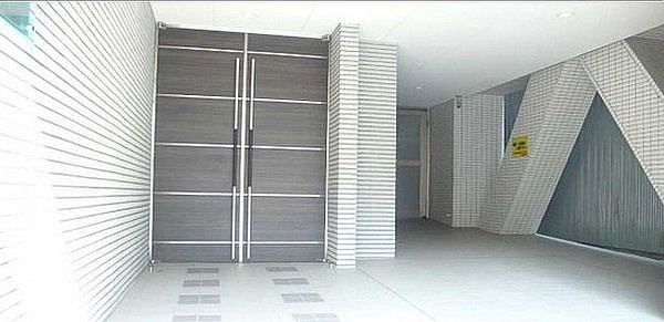 アールクレスト秋葉原のエントランス