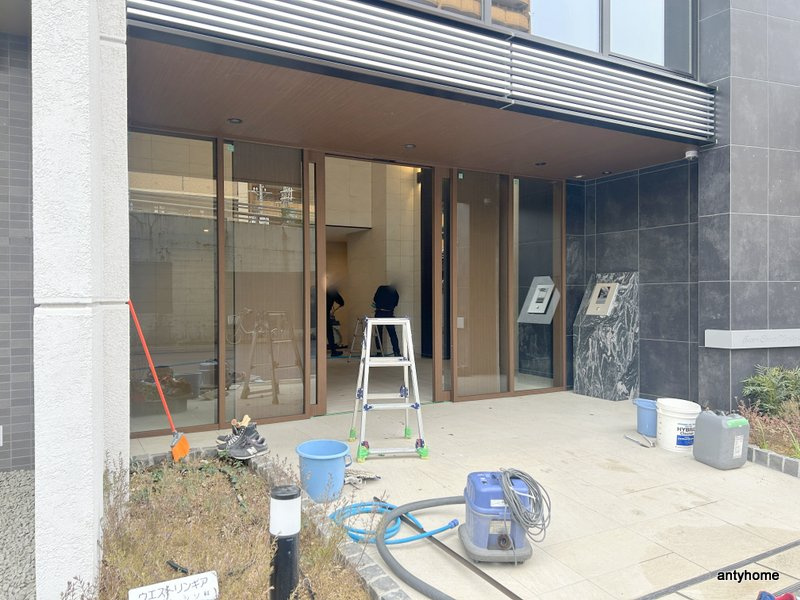 エステムコート難波WEST-SIDE9レデント　仲介手数料無料のエントランス