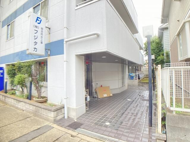 ルシオール塩焼の玄関