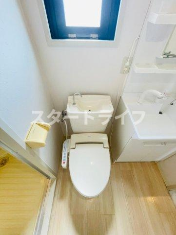 大阪市淀川区西三国１丁目の賃貸マンションのトイレ