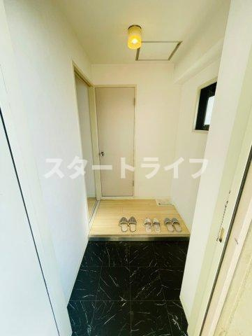 大阪市淀川区西三国１丁目の賃貸マンションの玄関