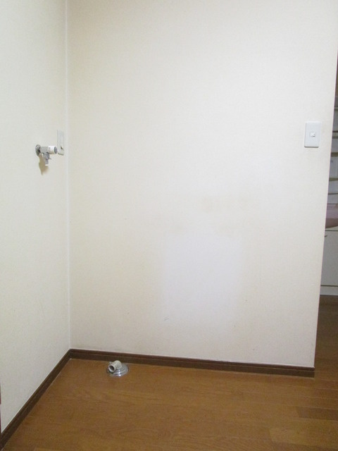 クレセントかすやの内装|★室内洗濯機置場★
