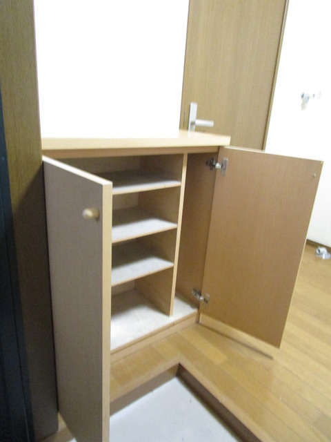 クレセントかすやの玄関|★シューズボックス★