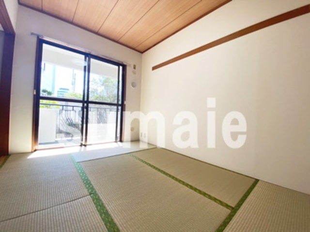 サンドラアーレ大宮の和室|6帖の和室です☆