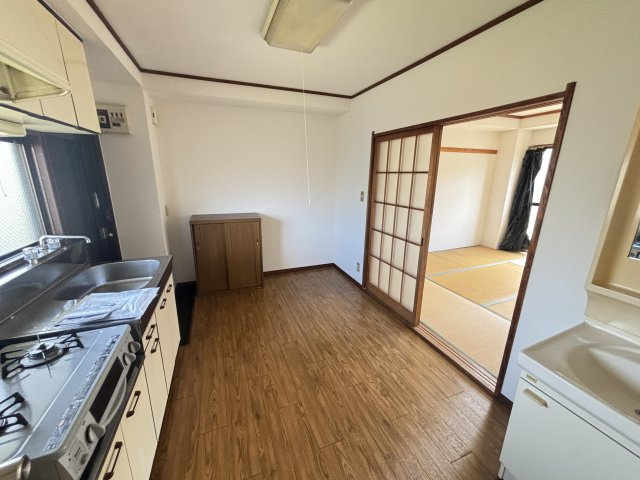 山田カンプレックスの居間・リビング