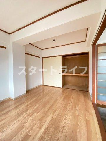 大阪市淀川区西三国１丁目の賃貸マンションの収納
