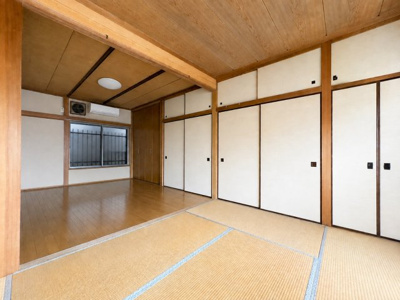 【和室】 | ◆鶴見区生麦4丁目　中古戸建◆ | ◆柔らかい陽光が差し込む明るいお部屋を演出する設計。彩光の取れる窓が気持ちの良いお部屋を創り上げます。※一部加工あり