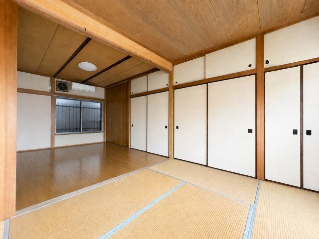 【和室】 | ◆鶴見区生麦4丁目　中古戸建◆ | ◆柔らかい陽光が差し込む明るいお部屋を演出する設計。彩光の取れる窓が気持ちの良いお部屋を創り上げます。※一部加工あり