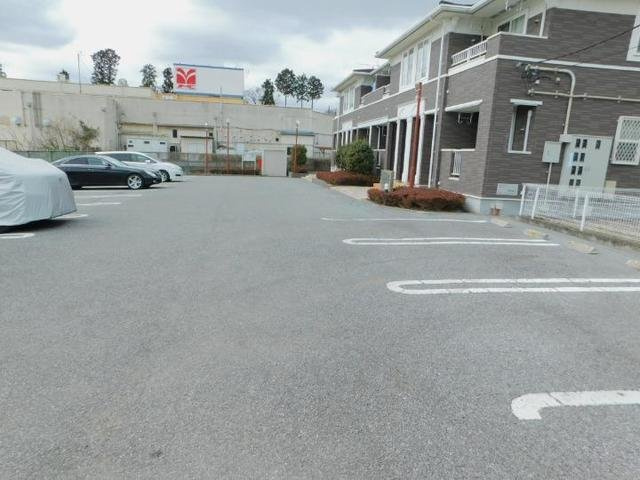 インターヒルズ・Ⅱ　のざわの駐車場