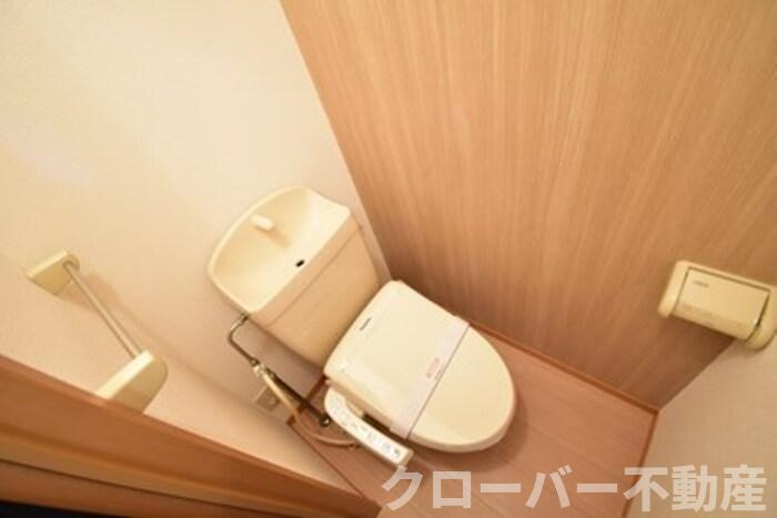 ホワイトウイングのトイレ|温水洗浄暖房便座