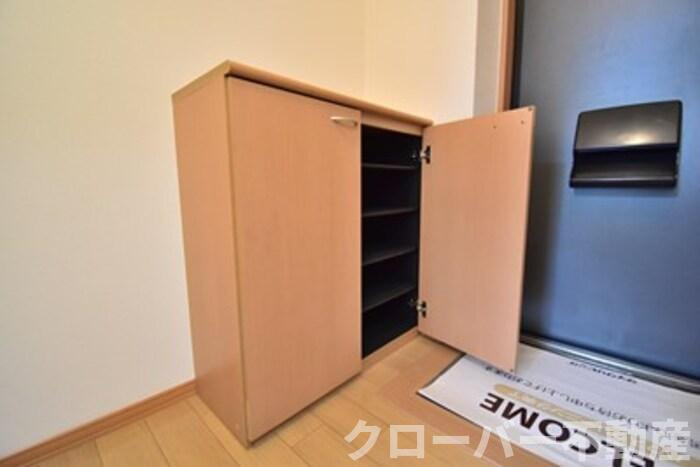 ホワイトウイングの玄関|シューズボックス（カウンタータイプ）