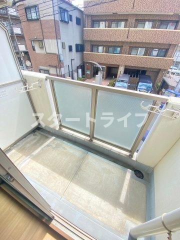 大阪市淀川区西中島７丁目の賃貸マンションのバルコニー