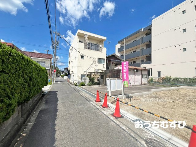 守山区八反1期(全1棟)の前面道路含む現地写真